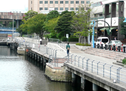 tennouzu board walk from bridge.jpg